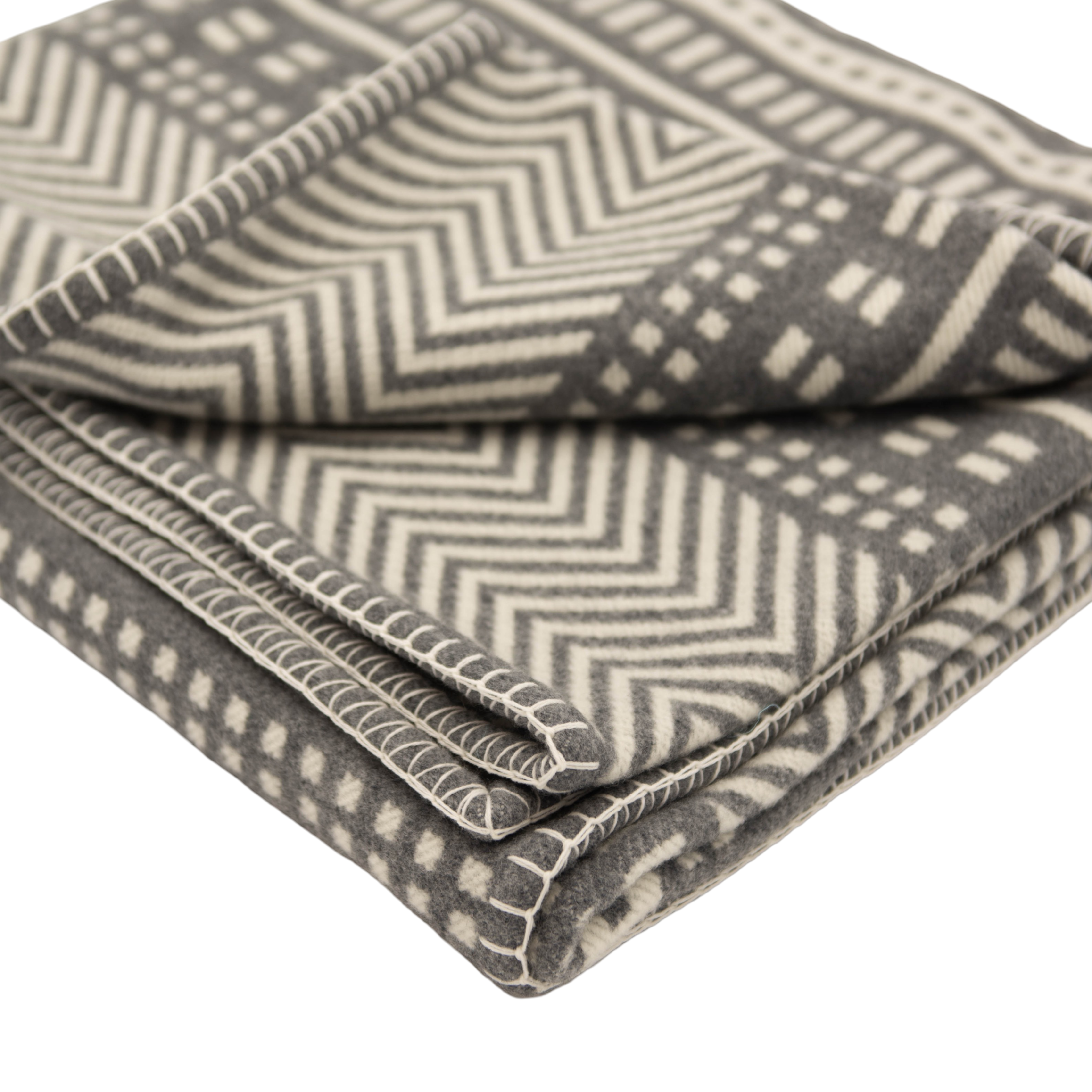 Loro Piana, Plaid Atacama